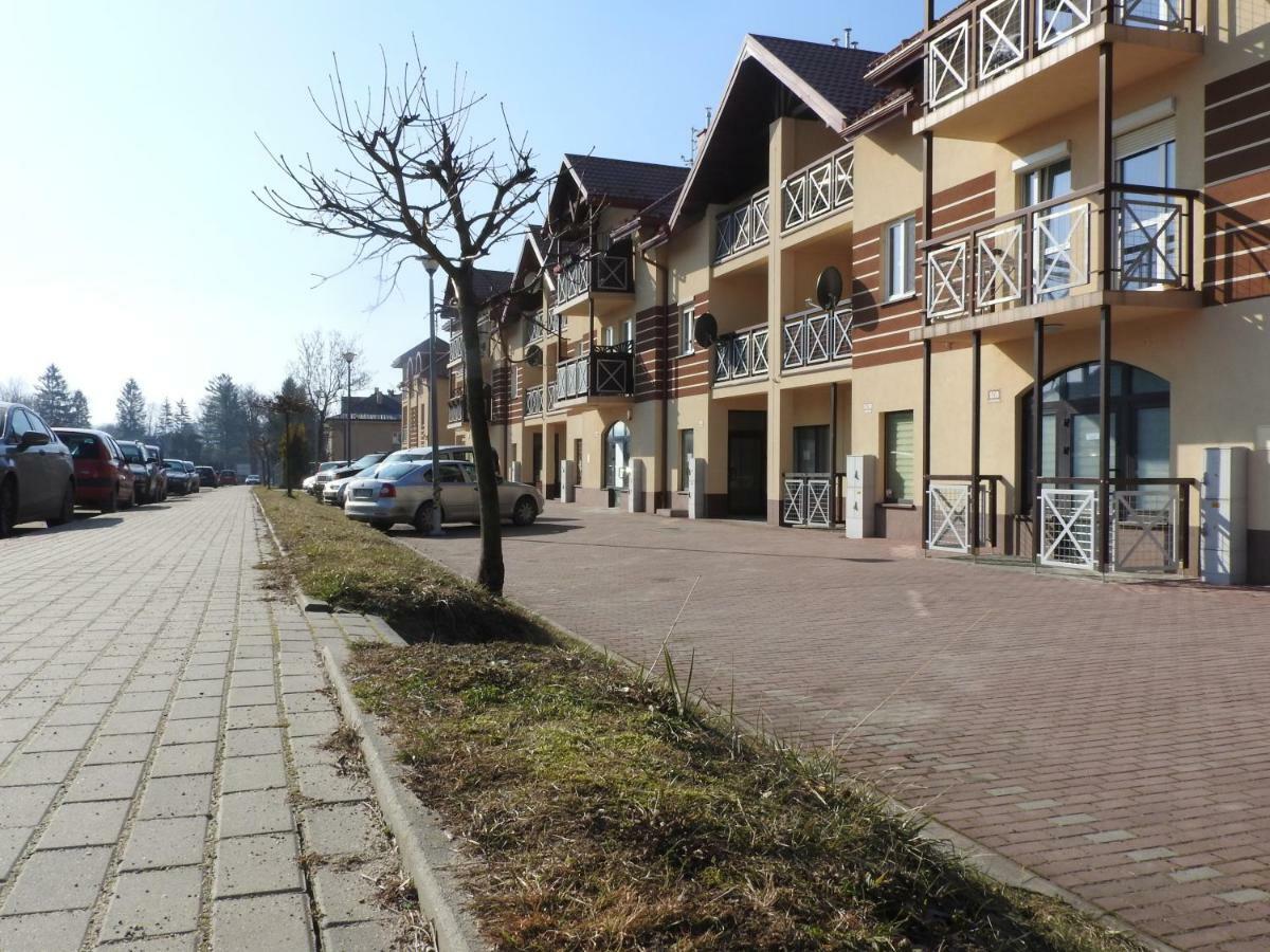 Апартаменты Apartament Nad Stawami Санок Экстерьер фото